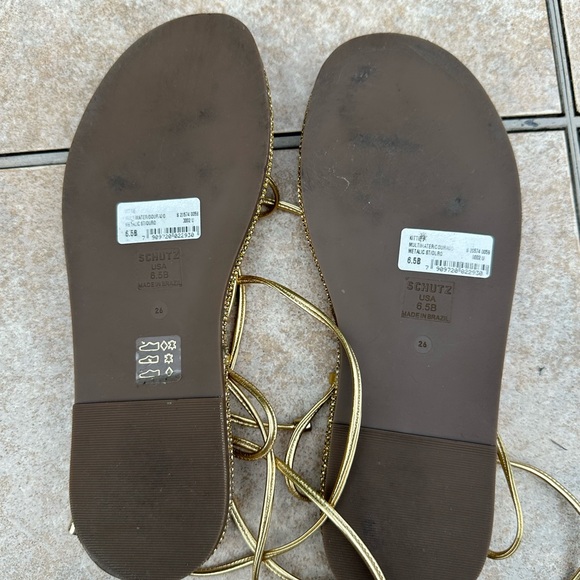 Schutz

Kittie Crytal-Embellished Wraparound Ankle Sandals - Picture 11 of 15